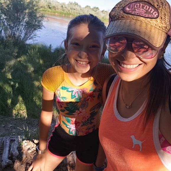 Meet your Posher, Christina - Picture 2 of 2